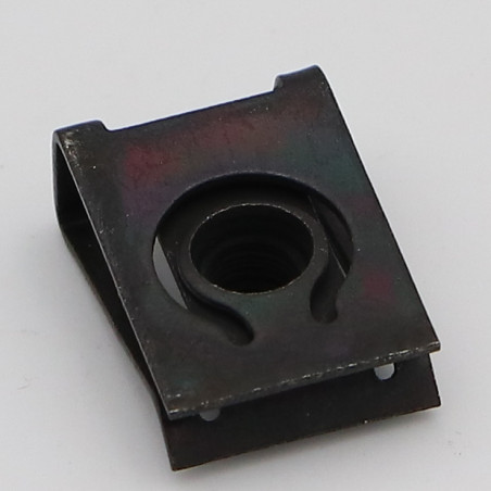 1 x Klemmemøtrik M5 NØD8415 Tykkelse stramning 0,5 to 4 sort galvaniseret